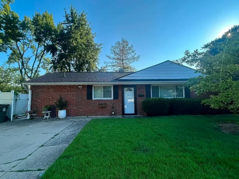 New shingle roof on a brick ranch home in Kettering, Ohio